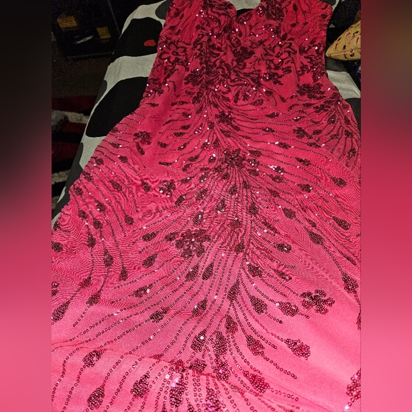 Adriana sequin maxi dress color fuchsia - Picture 3 of 7
